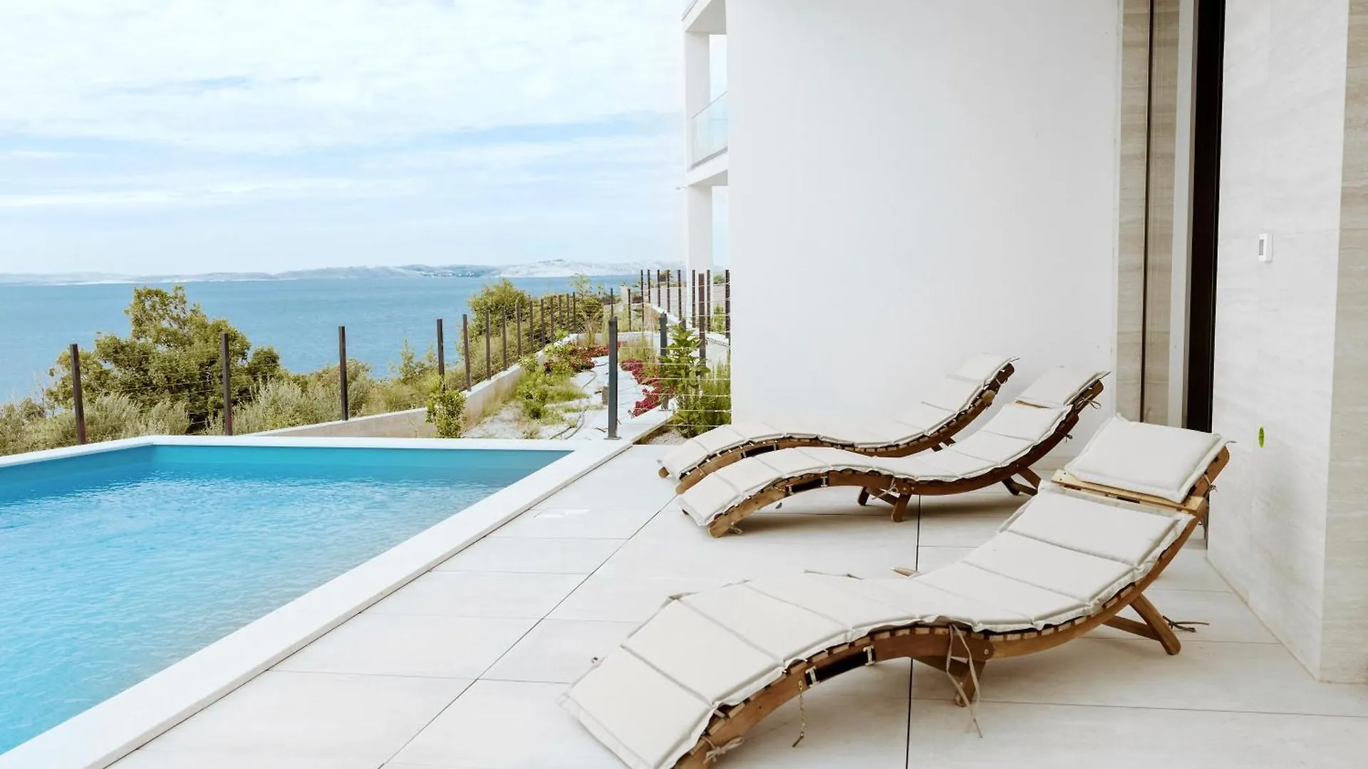 Apartina Boutique Suites Rtina